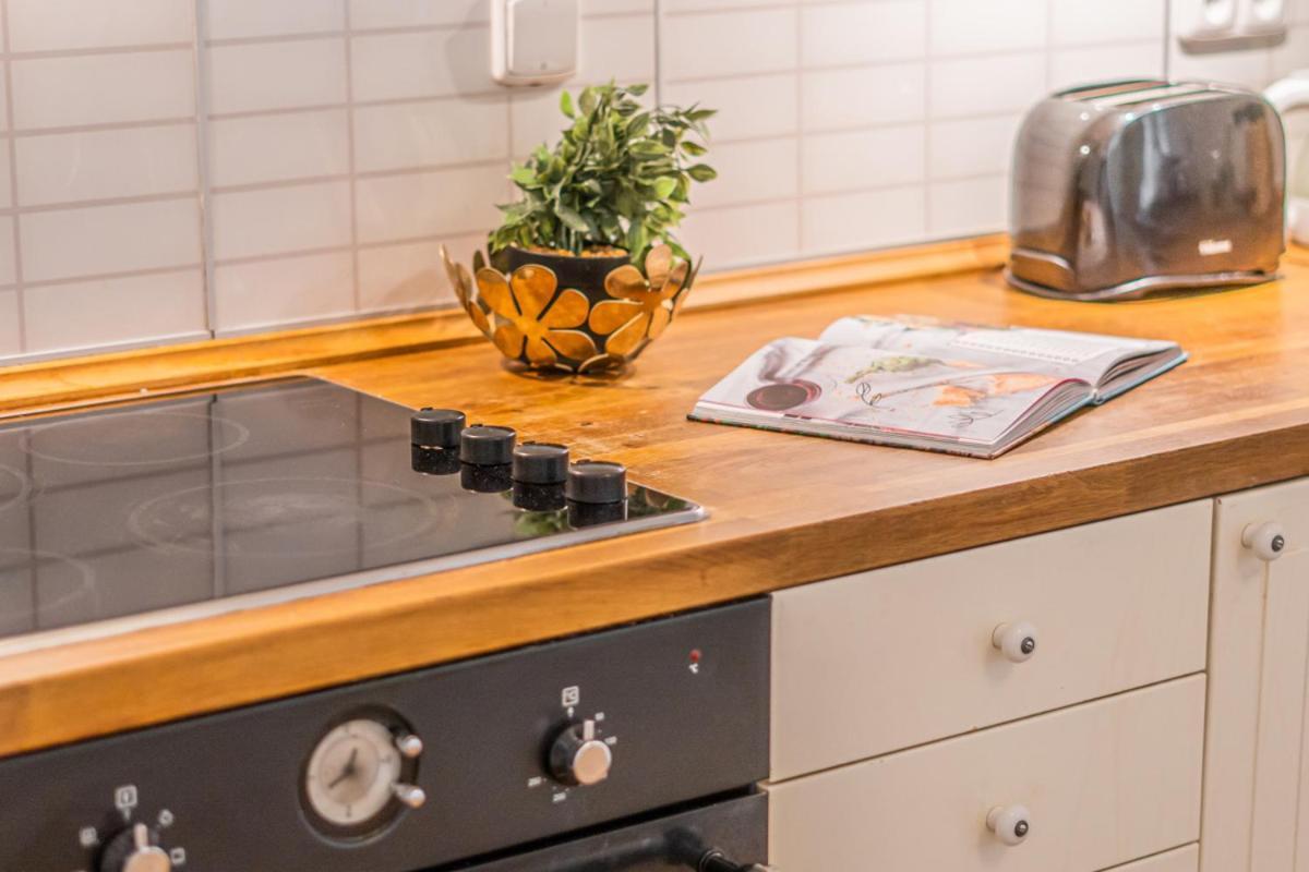 Apartament Bright & Spacious At Mala Strana, Charles Bridge 3 Min Of Walk Praga Zewnętrze zdjęcie