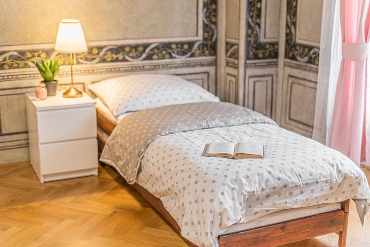 Apartament Bright & Spacious At Mala Strana, Charles Bridge 3 Min Of Walk Praga Zewnętrze zdjęcie